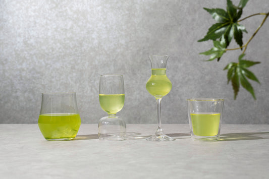 水出し新茶を個性派グラスで愉しむ、ひととき。