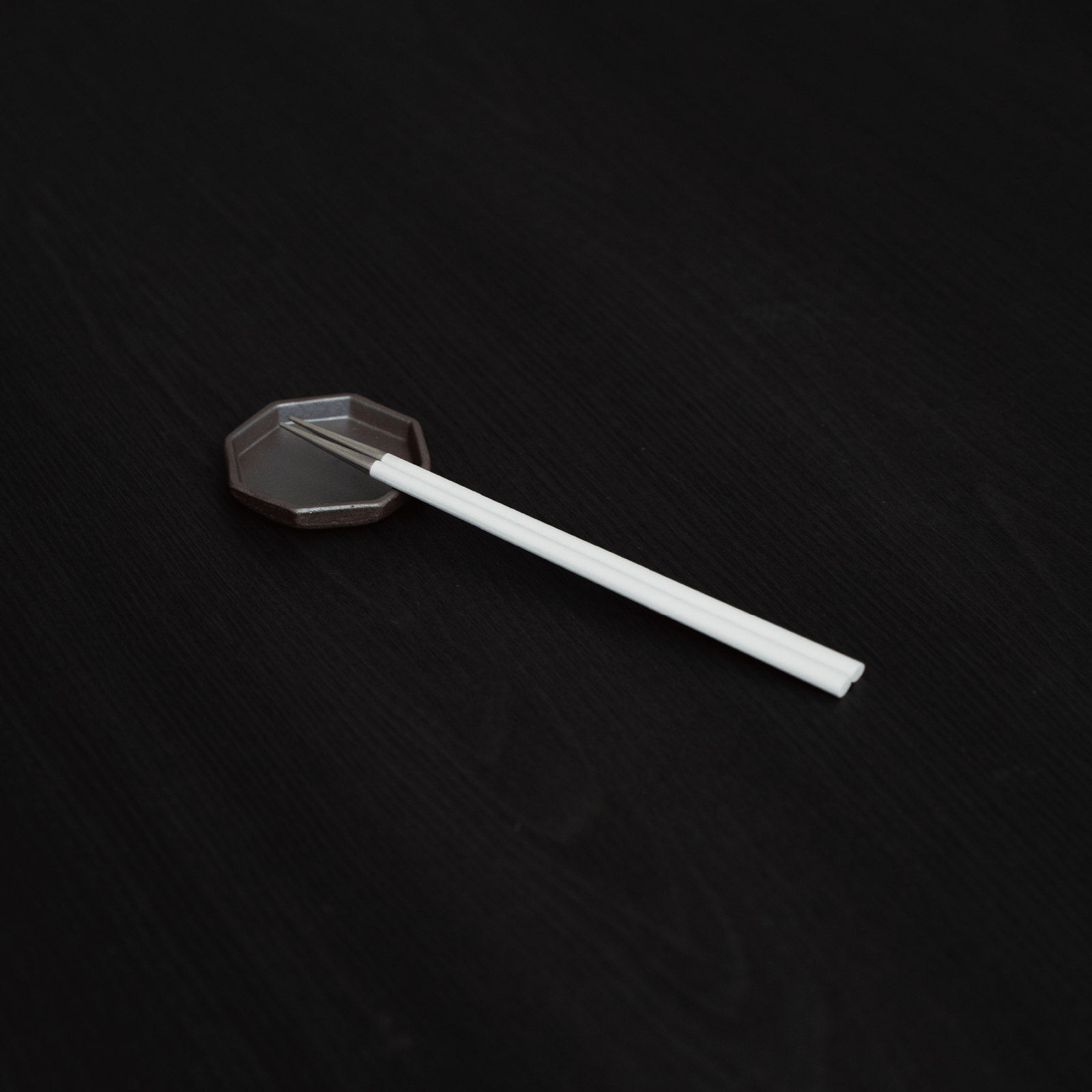 アニス 八角プレート 7cm（ブラウン） – 皿・プレート – 一流