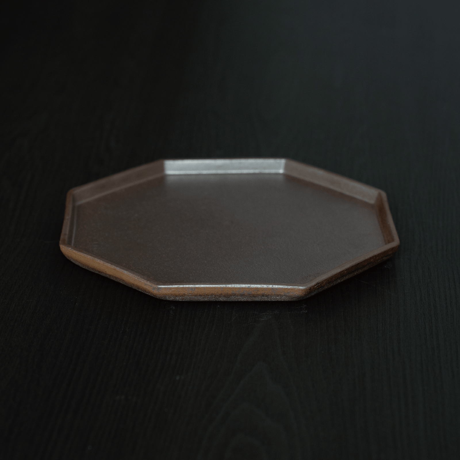 アニス 八角プレート 24cm（ブラウン） – 皿・プレート – 一流