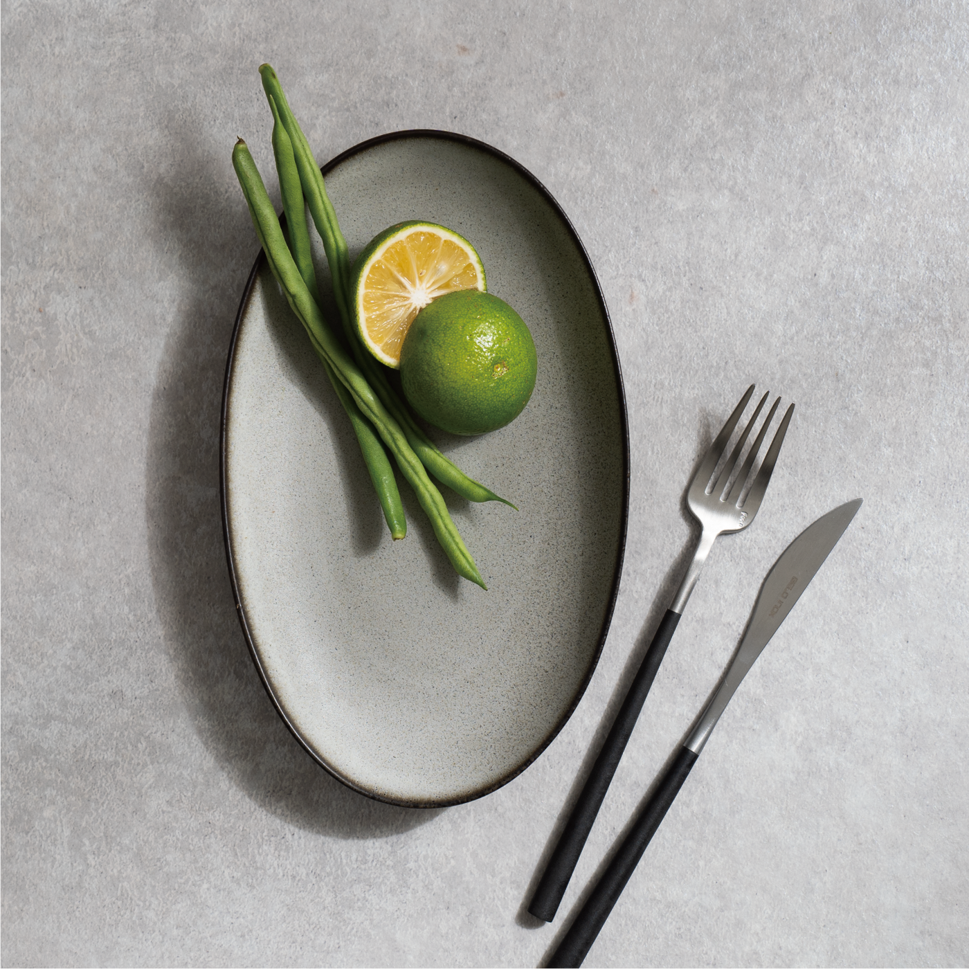 薫雲 オーバルプレート 25cm(ブラウン) – 皿・プレート – 一流 薫雲 オーバルプレート 25cm(ブラウン) – 皿・プレート – 一流