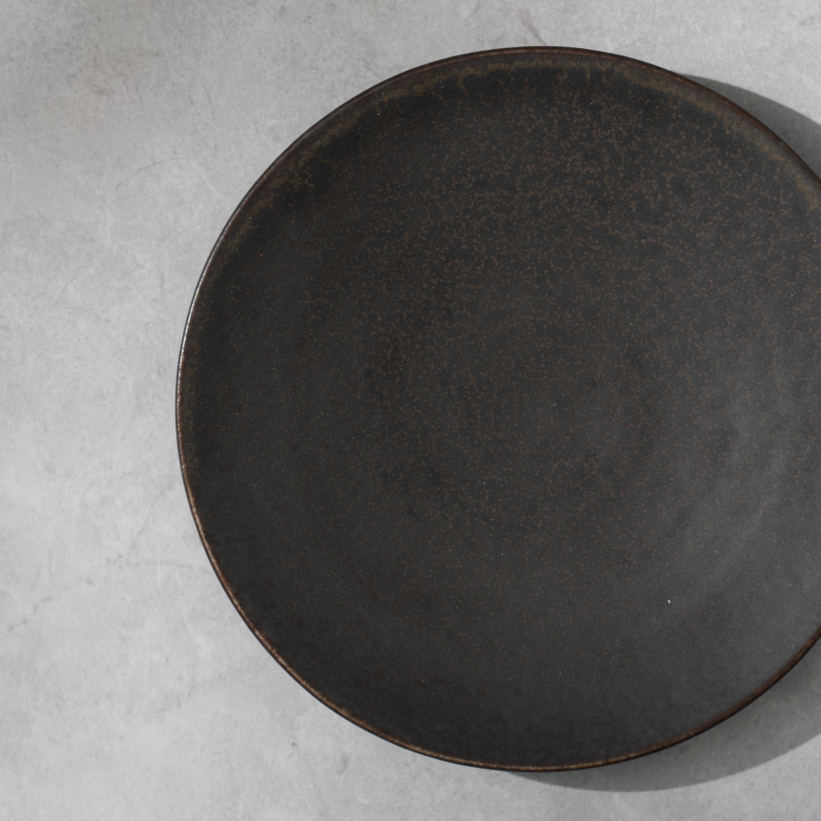 NOVA （ノヴァ）高台プレート 16cm（ブラック） – 皿・プレート – 一流