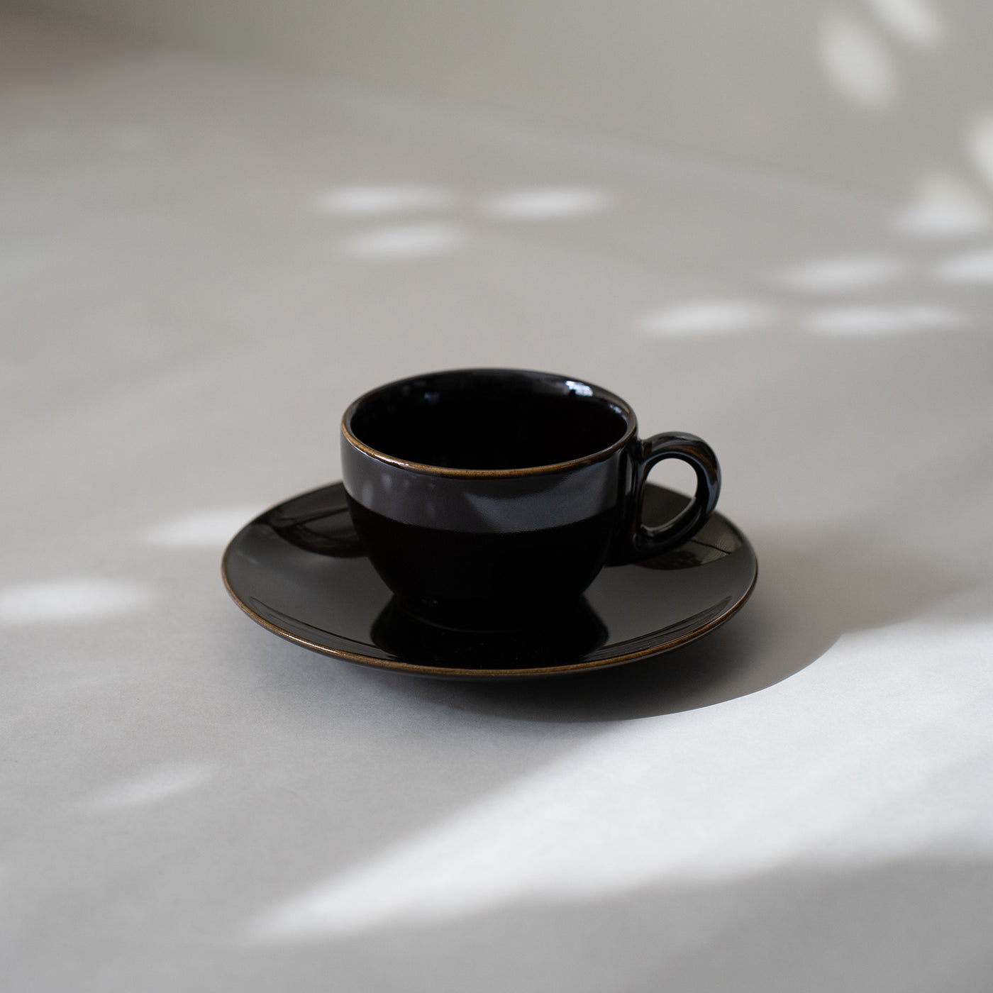 GENESIS コーヒーカップ 230cc（ブラウン） – カップ・ソーサー – 一流