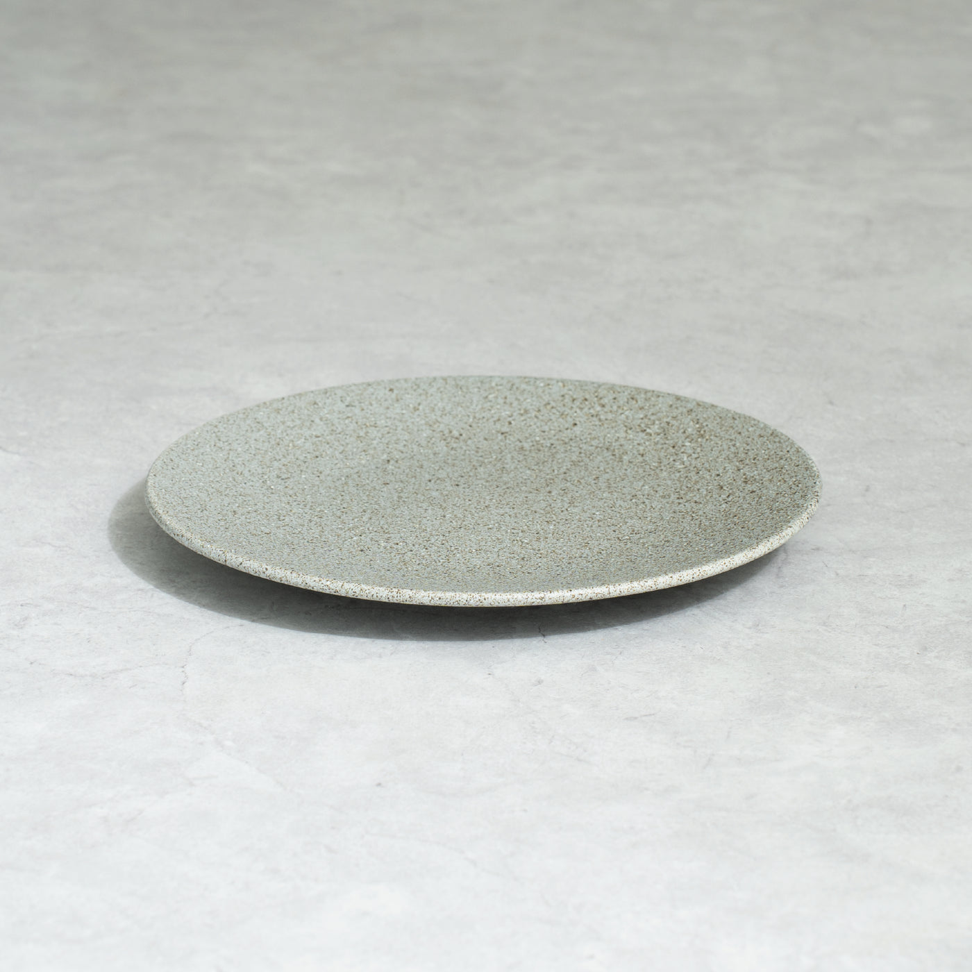 グレー 円形皿 直径約28cm ソフィー ラウンディッシュプレート4枚 SOP15101GY_001_1400x.jpg?v=