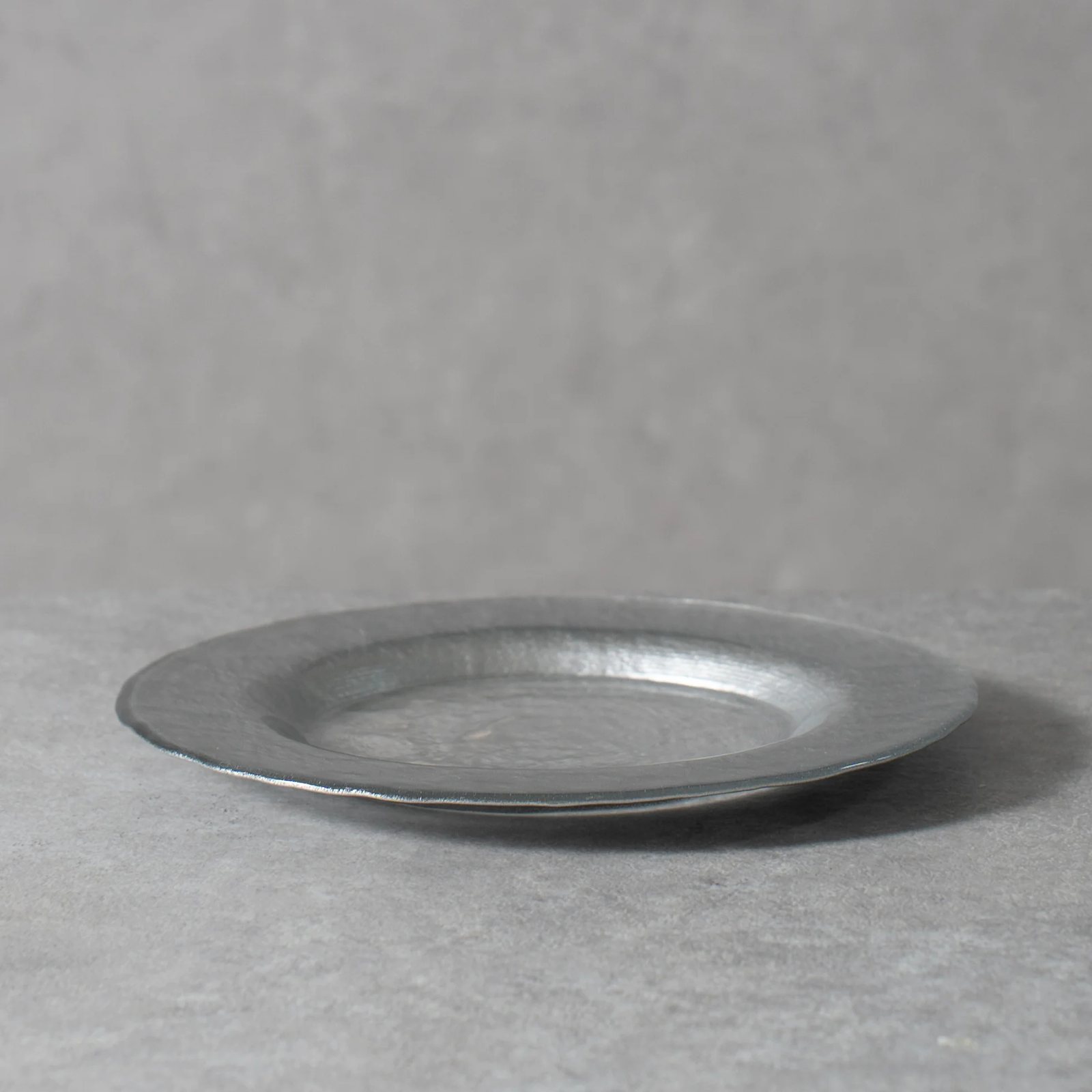 マラケシュ リムプレート22.5cm（シルバー） – 皿・プレート – 一流
