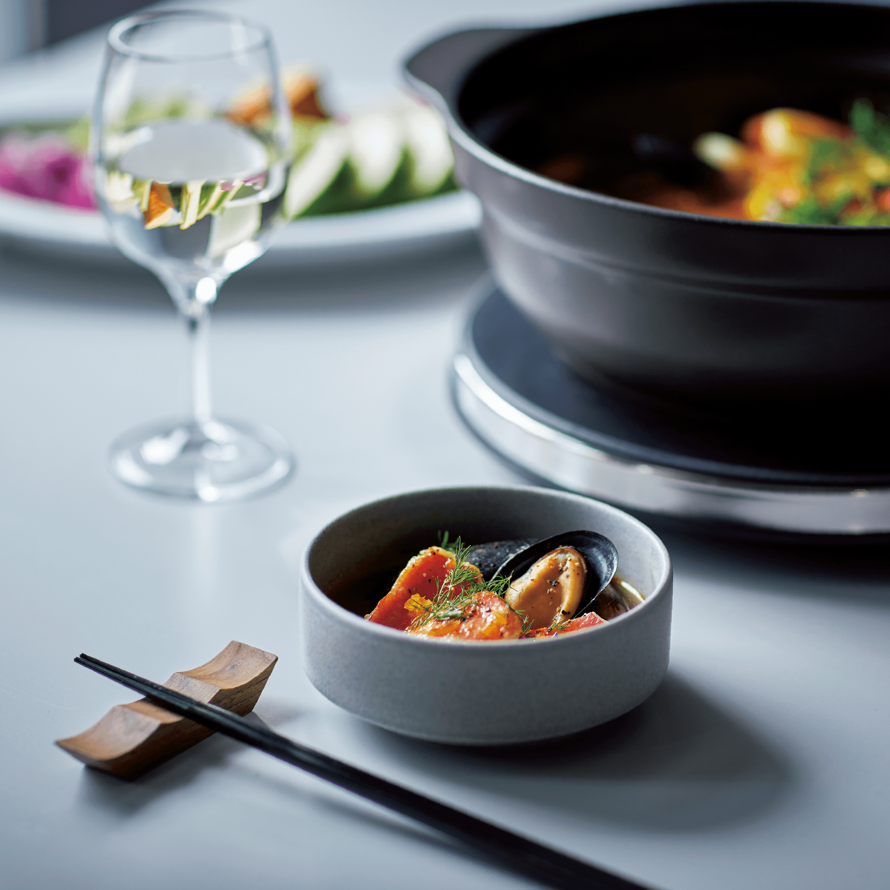 木製カトラリーレスト ウェーブ（ブラウン）