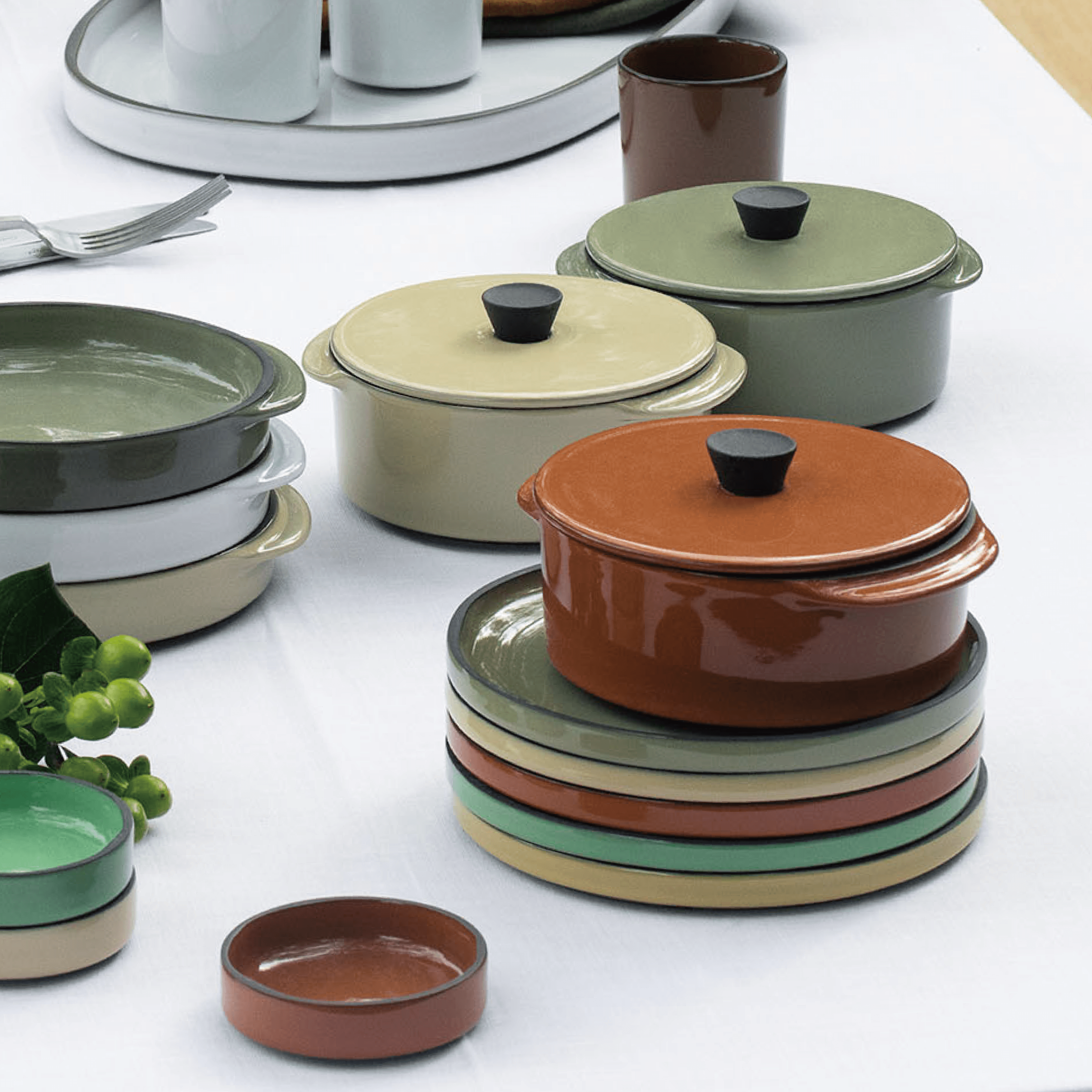 CARACTERE ラウンドキャセロール 14cm（オレンジ）