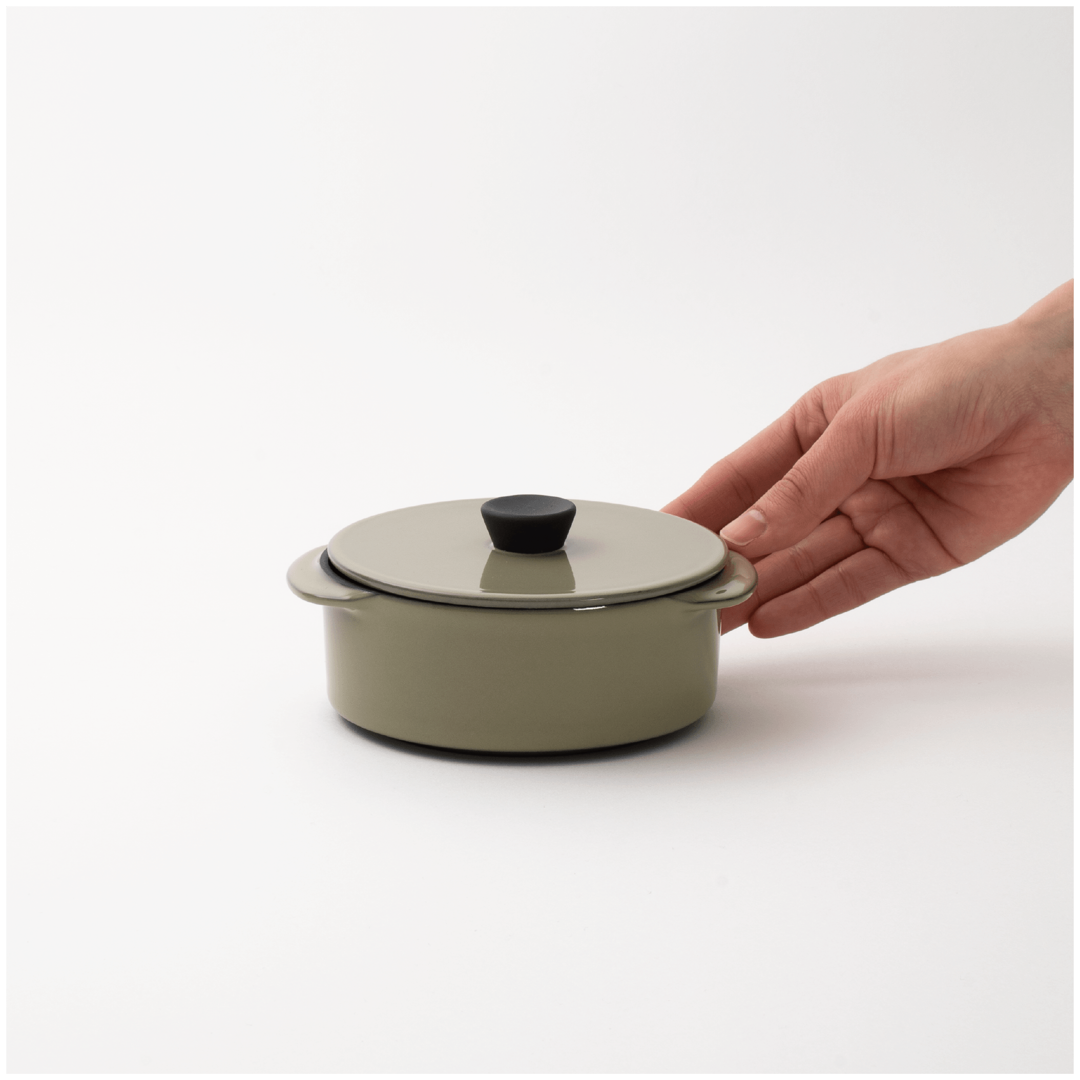 CARACTERE ラウンドキャセロール 14cm（ダークグリーン）