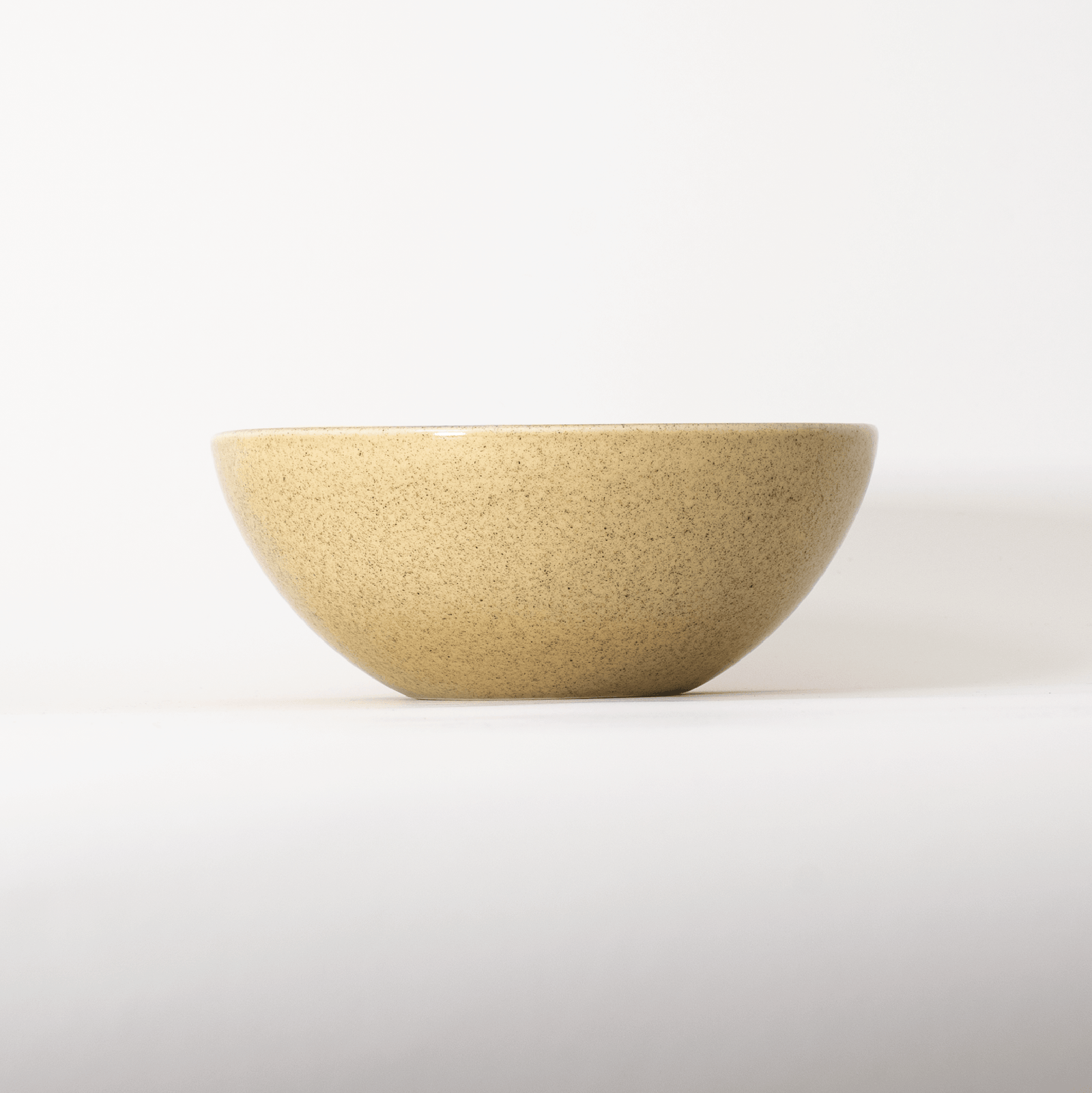 GENESIS ラウンドボール 20cm（ベージュ） – 鉢・ボール – 一流