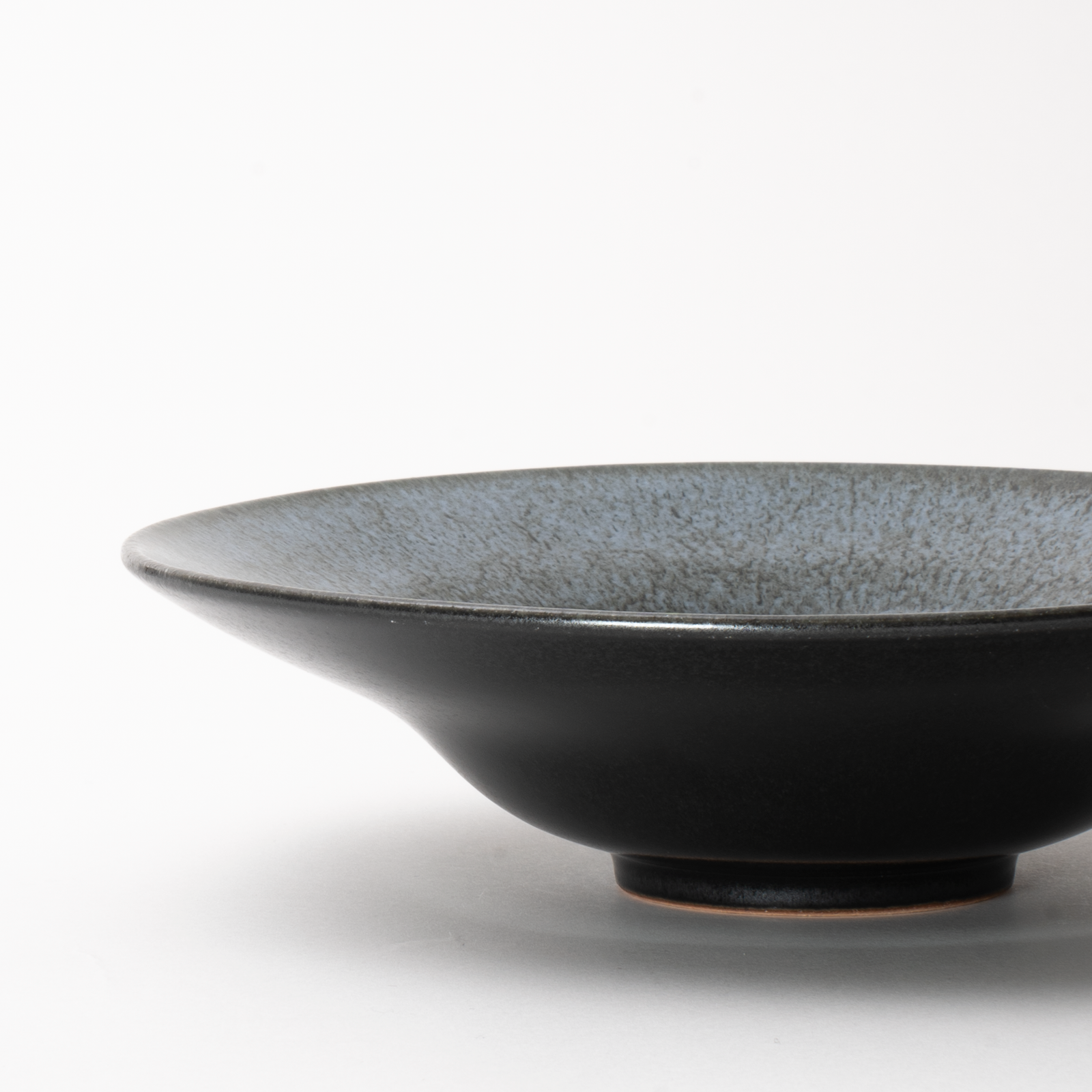 宙（sora） ワイドリムクーププレート21cm（グレー） – スープ・パスタ